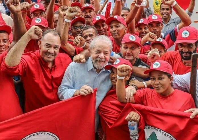 Lula-com-MST-763x540