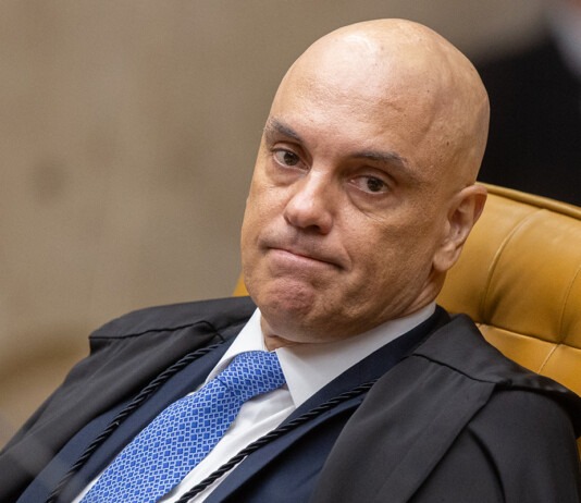 Moraes pede perícia da PF para decidir se libera cirurgias de Bolsonaro