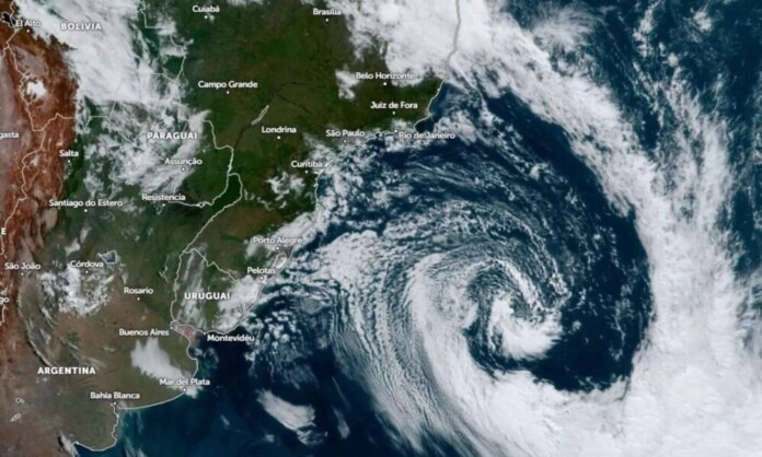 ciclone-extratropical-pode-atingir-o-brasil-nesta-semana-1000x600
