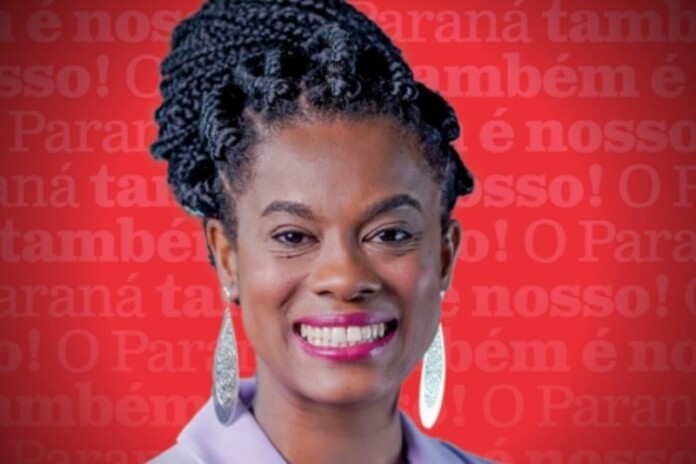 1664763435-carol-dartora-deputada-federal-deputada-negra-primeira-deputada-negra-parana-pt-partido-dos-trabalhadores