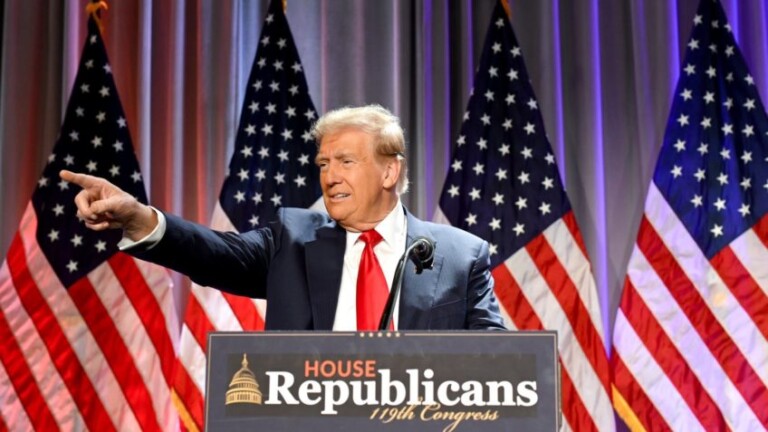 Trump cogita dispensar 15 mil militares trans, afirma jornal britânico