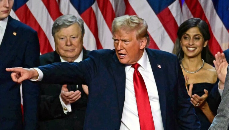 Justiça dos EUA arquiva casos de Trump sobre eleição de 2020 e documentos confidenciais