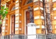 Estátua roubada do Palácio Rio Branco é recuperada em Manaus