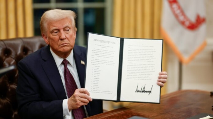 Trump-assina-decretos-EUA-848x477