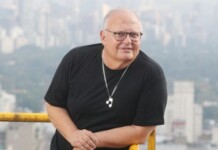 Guilherme Arantes anuncia pausa na carreira em 2025 após problema no coração: ‘Chateado e reflexivo’