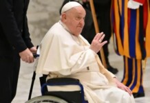 Papa Francisco segue em estado crítico após crise respiratória