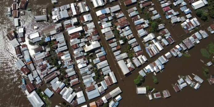 2021-05-17t173738z_1962763056_rc2pfn9iq2gy_rtrmadp_3_brazil-amazon-floods