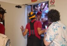 Corpo de Bombeiros resgata seis turistas presos em elevador de hotel no Centro de Manaus