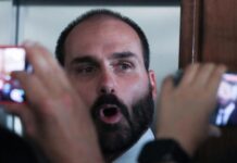 Eduardo Bolsonaro critica Tarcísio e diz que ele tem secretarias ligadas ao PT e PSOL