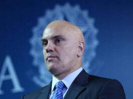 Senadores e deputados apresentam pedido de impeachment de Alexandre de Moraes