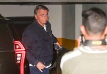 Bolsonaro vai à sede do PL enquanto espera decisão de Moraes: “Não posso falar”