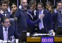 Deputada do PT empurra Nikolas Ferreira no Plenário da Câmara durante sessão transmitida ao vivo