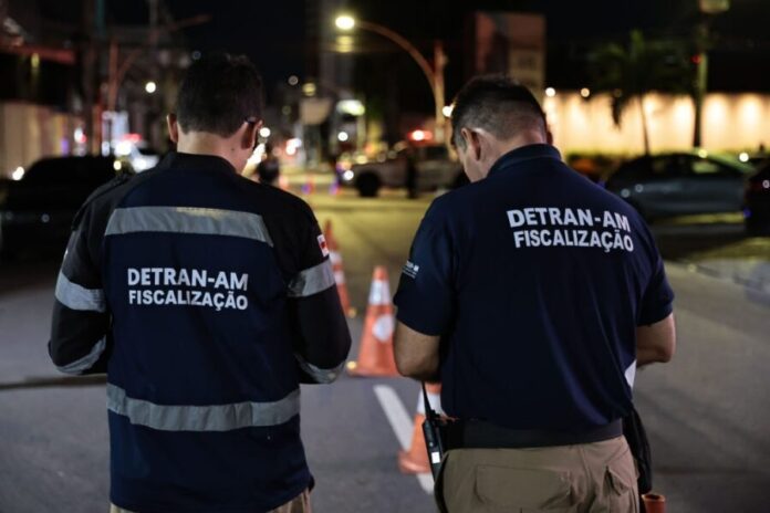 Detran-AM_Motociclista-sem-placa_Creditos-Divulgacao-Detran-AM-1024x683