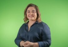 Professora Maria do Carmo conquista manauaras, ganha novos seguidores e cresce nas pesquisas