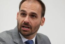“Se o meu pai não puder se candidatar, eu gostaria de sair candidato”, declara Eduardo Bolsonaro sobre presidência
