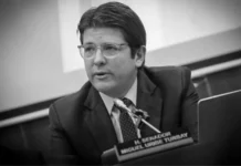 Morre Miguel Uribe, principal pré-candidato de direita à presidência da Colômbia baleado durante campanha