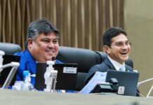 Presidente David Reis propõe leis para fortalecer saúde de crianças e adolescentes nas escolas de Manaus