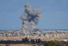 Forças israelenses bombardeiam Gaza no aniversário da guerra, Catar diz que plano de Trump exigirá trabalho