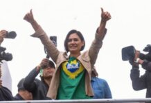 ‘Ele me ama’, ironiza Michelle Bolsonaro sobre Lindbergh após líder do PT pedir investigação à PGR