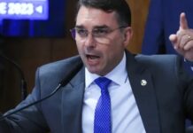 Filhos de Bolsonaro protestam contra manutenção de prisão do pai: ‘Refém’