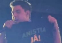 Zezé Di Camargo pede anistia a presos do 8 de janeiro durante show