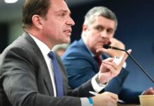 PSOL pede prisão de Ramagem após deputado ser visto em Miami