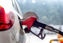 Gasolina sobe 0,32% em outubro e chega a R$ 6,36 mesmo após redução da Petrobras