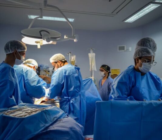 Hospital Delphina Aziz realiza mais três transplantes em um único dia