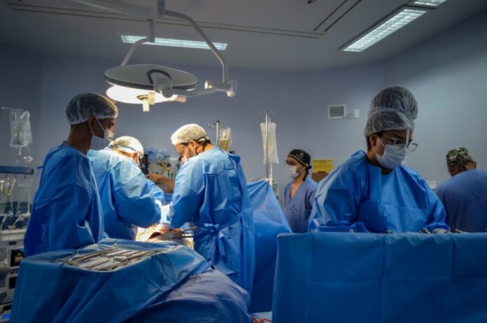 SES-AM-Hospital-Delphina-Aziz-realiza-mais-tres-transplantes-em-um-unico-dia-Fotos-Evandro-Seixas-SES-AM-8
