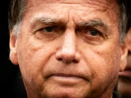 Defesa de Bolsonaro pede prisão domiciliar humanitária e cirurgias ao STF