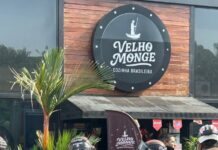 Incêndio destrói parte do Restaurante Velho Monge no Parque Dez