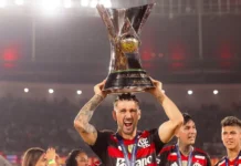 Giorgian de Arrascaeta, do Flamengo, é eleito melhor jogador do Brasileirão 2025