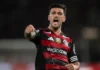 Arrascaeta marca os gols e leva Flamengo à semifinal da Copa Intercontinental