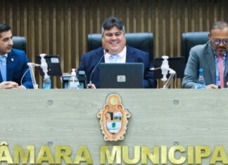 Presidente David Reis anuncia data de pagamento da segunda parcela do 13º e do abono natalino aos servidores da CMM