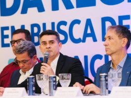 Ato político organizado por David Almeida tem três prefeitos dos 61 convidados