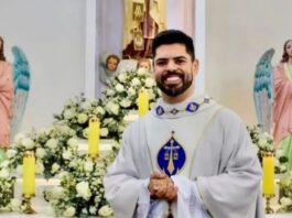 Padre some antes de missa e é encontrado morto na casa paroquial