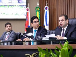 Presidente Roberto Cidade comanda votação que aprovou a LOA 2026, com orçamento superior a R$ 38 bilhões