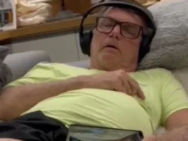 Carlos divulga vídeo de Bolsonaro em crise de soluço e alerta: “Risco imediato”