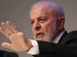Lula afirma que só decide sobre reeleição em março de 2026