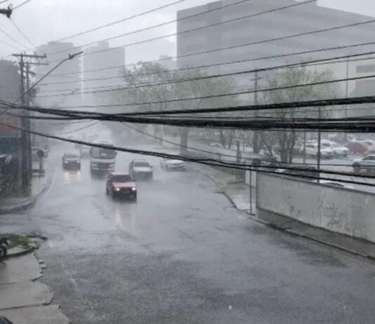 Manaus entra em estado de atenção devido a chuvas intensas