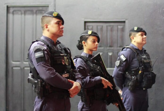 SSP-AM_CIF_FISCALIZACAO_BARES_PARQUE10_VENDA_BEBIDAS_ALCOOLICAS_MENORES_FOTOS_VICTOR_LEVY_SSP_AM-1024x694