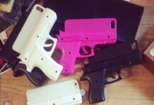 Capinhas de celular que simulam armas ganham popularidade e preocupam autoridades no Brasil