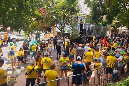 Nikolas Ferreira promove bloco da anistia que flopa em Belo Horizonte