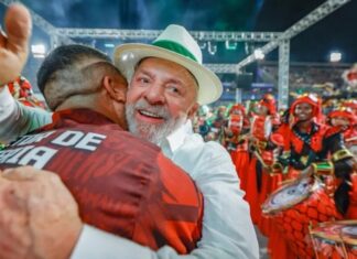 Oposição anuncia 12 medidas judiciais contra desfile pró-Lula na Sapucaí