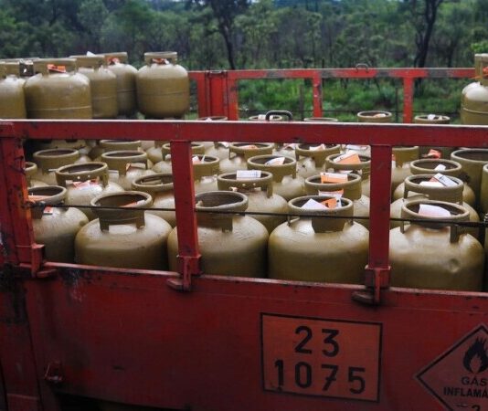 Gás do Povo: Lula sanciona programa que garante botijão grátis para famílias de baixa renda