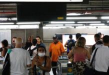 Metrô de SP terá operação 24h na virada de sábado para domingo de carnaval
