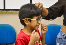 Governo Presente leva mutirão de saúde e entrega de óculos para crianças no Tarumã