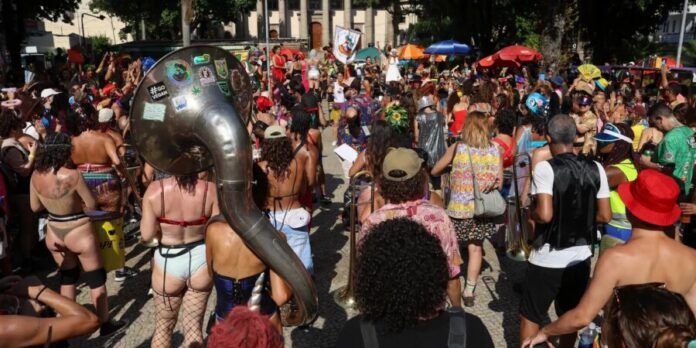 Carnaval 2026 no Rio: Polícia Militar prende 458 suspeitos e apreende 97 celulares