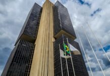 Contas externas do Brasil registram déficit menor em janeiro de 2026