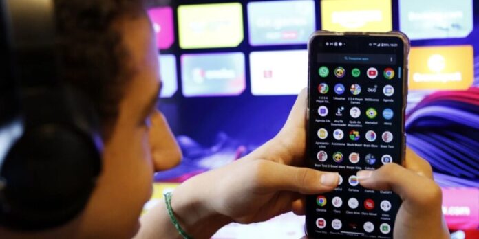 Governo recua e derruba alta de imposto para smartphones e eletrônicos